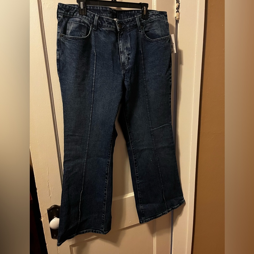 NWT Ophelia Roe Flare Jean